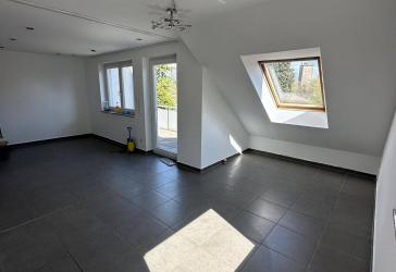 Schöne Maisonette Wohnung mit Garage