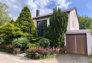 Absolute Top-Lage: Großzügiges Einfamilienhaus mit herrlichem Garten