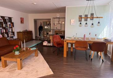 Helle, lichtdurchflutete 3 - Zimmer - Whg. inkl. EBK, Tiefgaragenstellplatz, Balkon und Kellerabteil