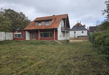 Traum-Investment: Mehrfamilienhaus mit Baugrundstück