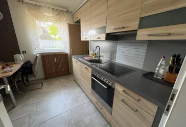 Modern renovierte 4 Zimmerwohnung mit Garage in CR-Kreuzberg| kurzfristig beziehbar