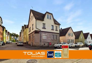 Gut aufgeteilt: vermietetes Mehrfamilienhaus mit drei Einheiten in Zuffenhausen