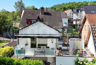 Schickes Haus mit großem Garten
