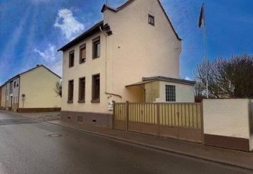 Renovierungsbedürftiges Einfamilienhaus in guter Lage von Nack