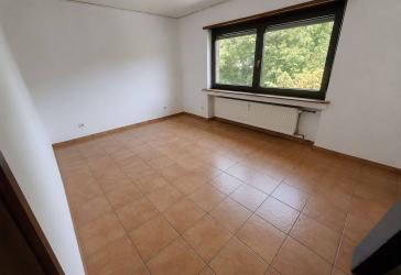 Gemütliche 3-Zimmer-Wohnung mit Balkon und Kaminofen