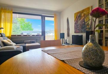 PROVISIONSFREI - modernisierte 3-Zimmerwohnung mit großer Loggia und Garage