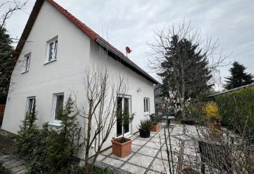 Einfamilienhaus mit 5 Zimmern und Garten.