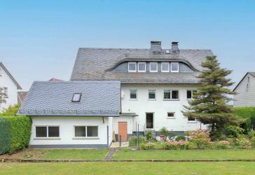 Ein Zuhause voller Wärme und Möglichkeiten - großzügiges Einfamilienhaus mit Traumgarten in Driedorf