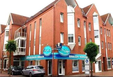 Helle 3-Zimmer-Wohnung mit Balkon, Einbauküche & Tiefgaragenstellplatz in Brake zu vermieten
