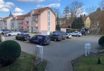 ** Erstbezug nach Renovierung // schickes Bad // Einbauküche // Loggia // PKW-Stellplatz **