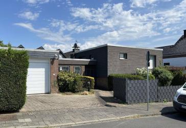PROVISIONSFREI! Sanierungsbedürftiger Bungalow nahe Schlebusch mit erheblichen Aufstockungspotenzial