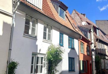 Kernsaniertes, modernes sehr stilvolles Stadthaus mit Dachterrasse in Lübeck zu vermieten