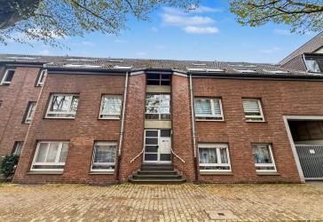 Traumhafte 3-Zimmer-Dachgeschosswohnung mit schönem Balkon im zentralen Krefeld-Dießem