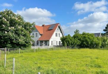 Exklusiver Inseltraum in Wyk: Großzügige Ferienimmobilie mit Sauna und Kaminofen