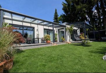 Energieeffizienter Neubau-Bungalow mit Fernblick: bezugsfrei, barrierearm und flexibel nutzbar