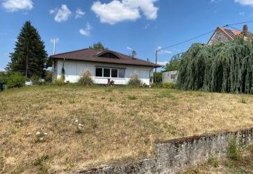 Schönes Einfamilienhaus mit großem Garten