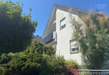 Freistehendes Einfamilienhaus in ruhiger und zentraler Wohnlage !!