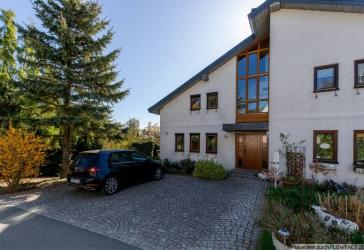 Doppelhaushälfte in naturnaher Lage