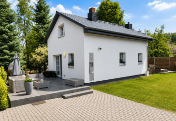 Kernsaniertes Einfamilienhaus auf 585 m² Hammergrundstück | Pool, Kamin & genehmigter Anbau