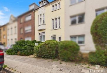 Modernisierungsbedürftiges, vermietetes Reihenmittelhaus mit Büroraum und Entwicklungspotenzial in Düren