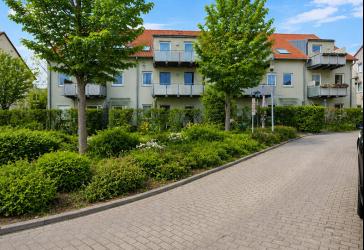 Terrassentür auf, Alltag aus- vermietete 3-Zimmer-Gartenwohnung! Perspektivisch zur Selbstnutzung!