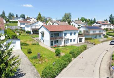Großzügiges Wohnen mit separater Einliegerwohnung in ruhiger Wohnlage
