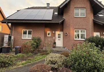 Reserviert! Große Doppelhaushälfte in Top-Lage. Gepflegtes 2FHs in ruhiger und zentraler Lage.