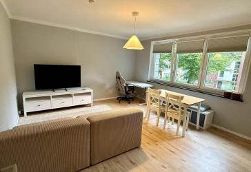 4 Room City Apartment with Garden, Furnished / 4-Zimmer-Stadtwohnung mit Garten, möbliert