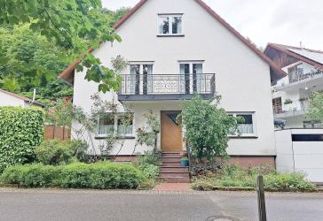 Geräumiges Haus in ruhiger, aber zentraler Lage