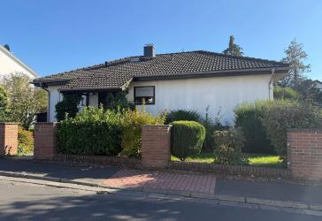 Bungalow mit Potenzial in Gambach - viel Platz, gute Lage und sofort verfügbar