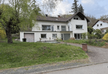 Großzügiges Wohnhaus in unverbaubarer Waldrandlage