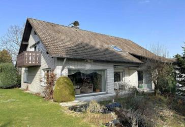 Mehr Platz für Familie & Ideen: Großzügiges Wohnhaus mit attraktivem Grundstück in Warstein!