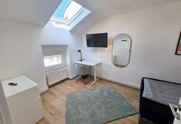 Ab Sofort - modern möbliertes Zimmer in 4er WG - top Lage Ostend - fußläufig zur EZB