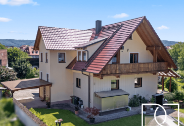 Traumhaftes Grundstück! Energieeffizientes Zweifamilienhaus mit vielfältigen Nutzungsmöglichkeiten