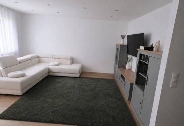 4 Zimmer Wohnung möbliert und kernsaniert