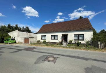 Wohnhaus mit großem Grundstück und vielseitigen Nebengebäuden - viel Platz für individuelle Ideen