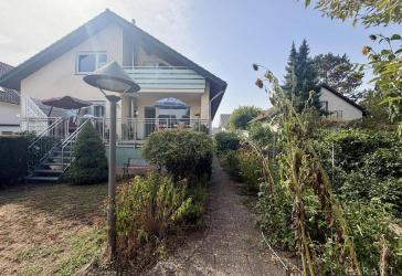 Familienfreundliches Einfamilienhaus mit Garten, Terrasse und Doppelgarage in Hambrücken