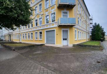 **frisch renov. Zinshaus mit MIETGARANTIE** in beliebter Lage von Magdeburg, Balkone