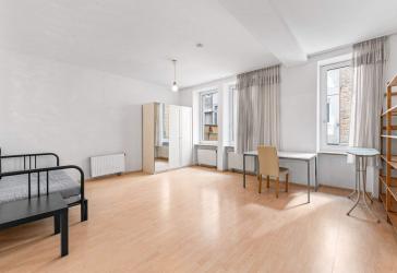 Charmante Erdgeschoss 2,5-Zimmer-Wohnung mit Stellplatz in ruhiger Hinterhoflage