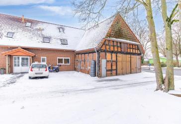 Doppelhaushälfte mit sofortiger Zusatzeinnahme - Scheune für 440 € monatlich vermietet
