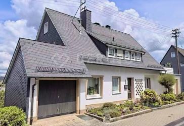 MEHRFAMILIENHAUS (3 WE) MIT 2 GARAGEN | WEIDENAUER-GIERSBERG