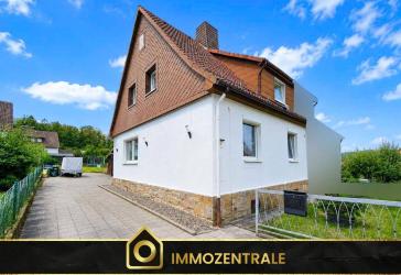 Charmantes Einfamilienhaus mit großzügigem Garten und eigener Zufahrt