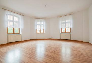 +++Helle 120 m² Wohnung mit Wohlfühlatmosphäre, Einbauküche, Gäste-WC+++