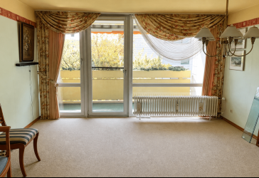 Helle 4-Zimmer-Wohnung mit Balkon und Schwimmbad!