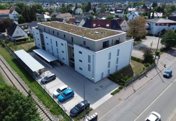 Exklusive und großzügige Dachgeschosswohnung mit sonniger Dachterrasse im Herzen von Vöhringen