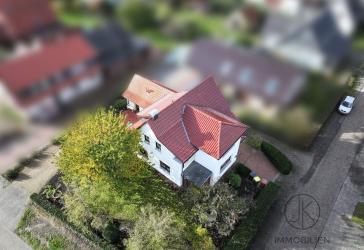 ***Raum für Familie, Generationen und Ideen - Zweifamilienhaus in Stuhr-Seckenhausen