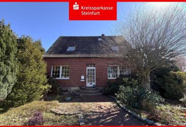 Zuhause mit Charakter - viel Platz und Potenzial auf großzügigem Grundstück