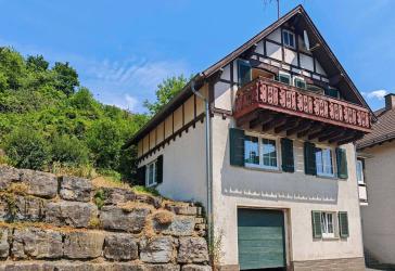 Wohnglück schaffen in Roigheim: EFH mit Terrasse, Loggia und Balkon mit Renovierungsbedarf
