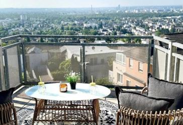 Sofort einzugsbereite 4-Zi-ETW mit zusätzl. Turmzimmer & spektakulärem Blick. Provisionsfrei!