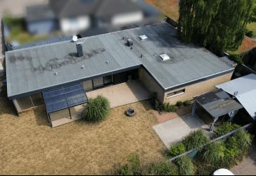 Großzügiger Flachdachbungalow mit Garage und Carport in Oldenburg-Etzhorn